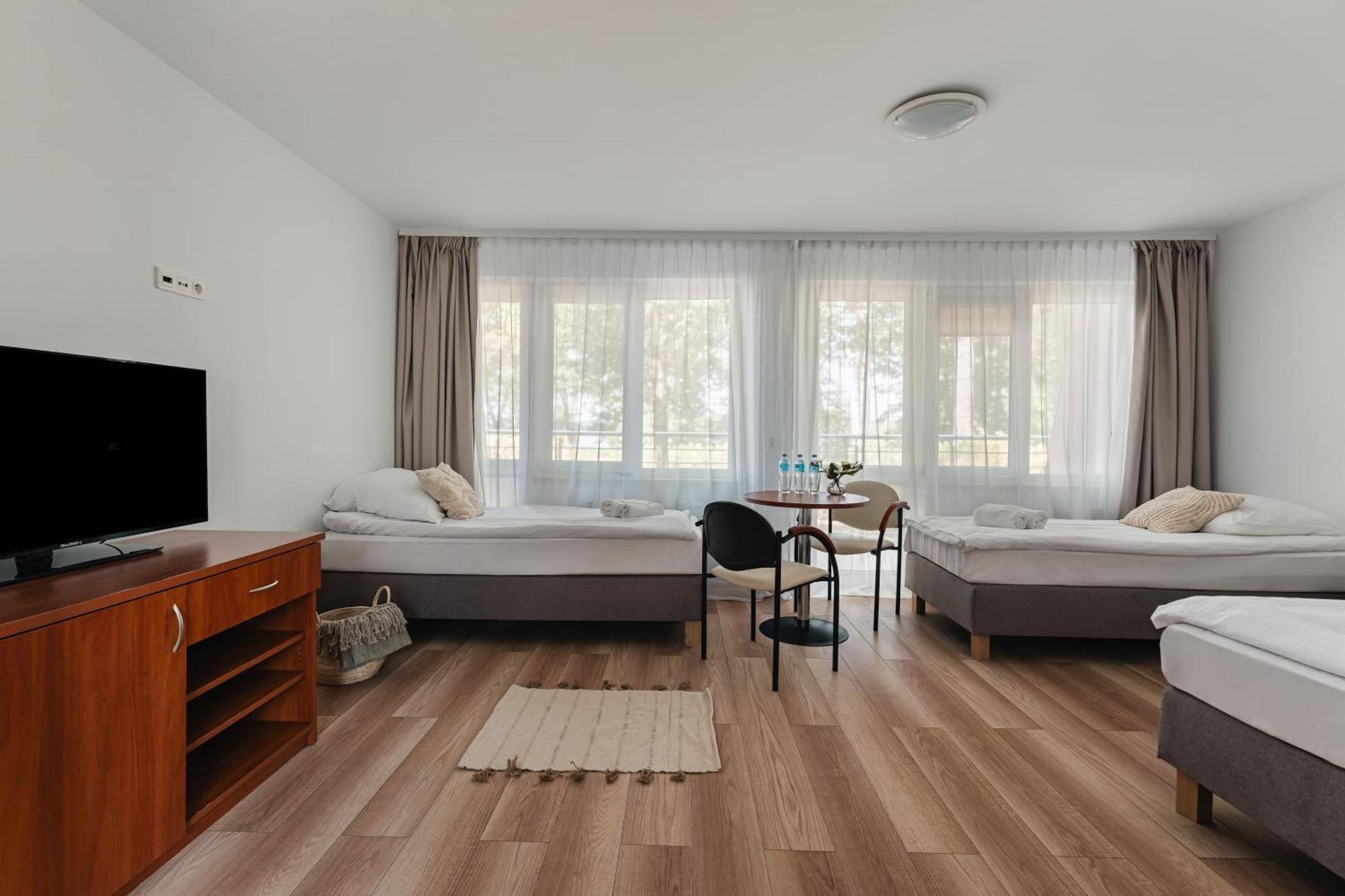 Rewita Rynia Hotel Bialobrzegi  Bagian luar foto